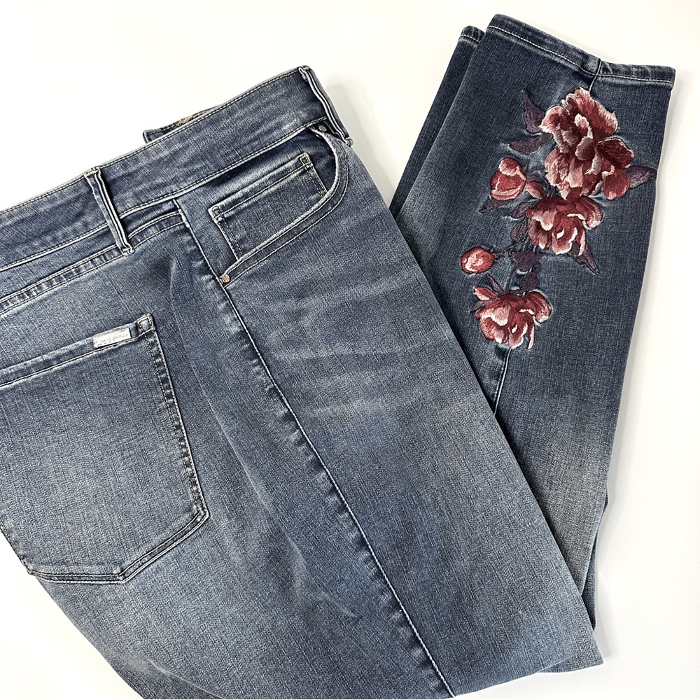 NEW! White House Black Market Embroidered Jeans 18 Short Curvy Fit Skinny Ankle